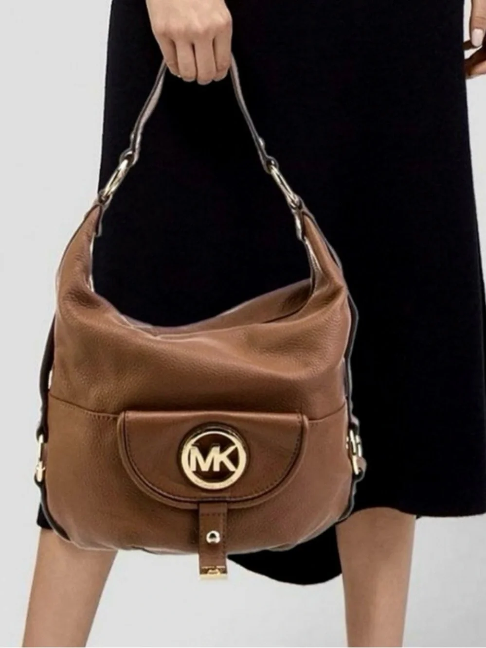 Michael Kors Fulton Hobo in brown pebble leather